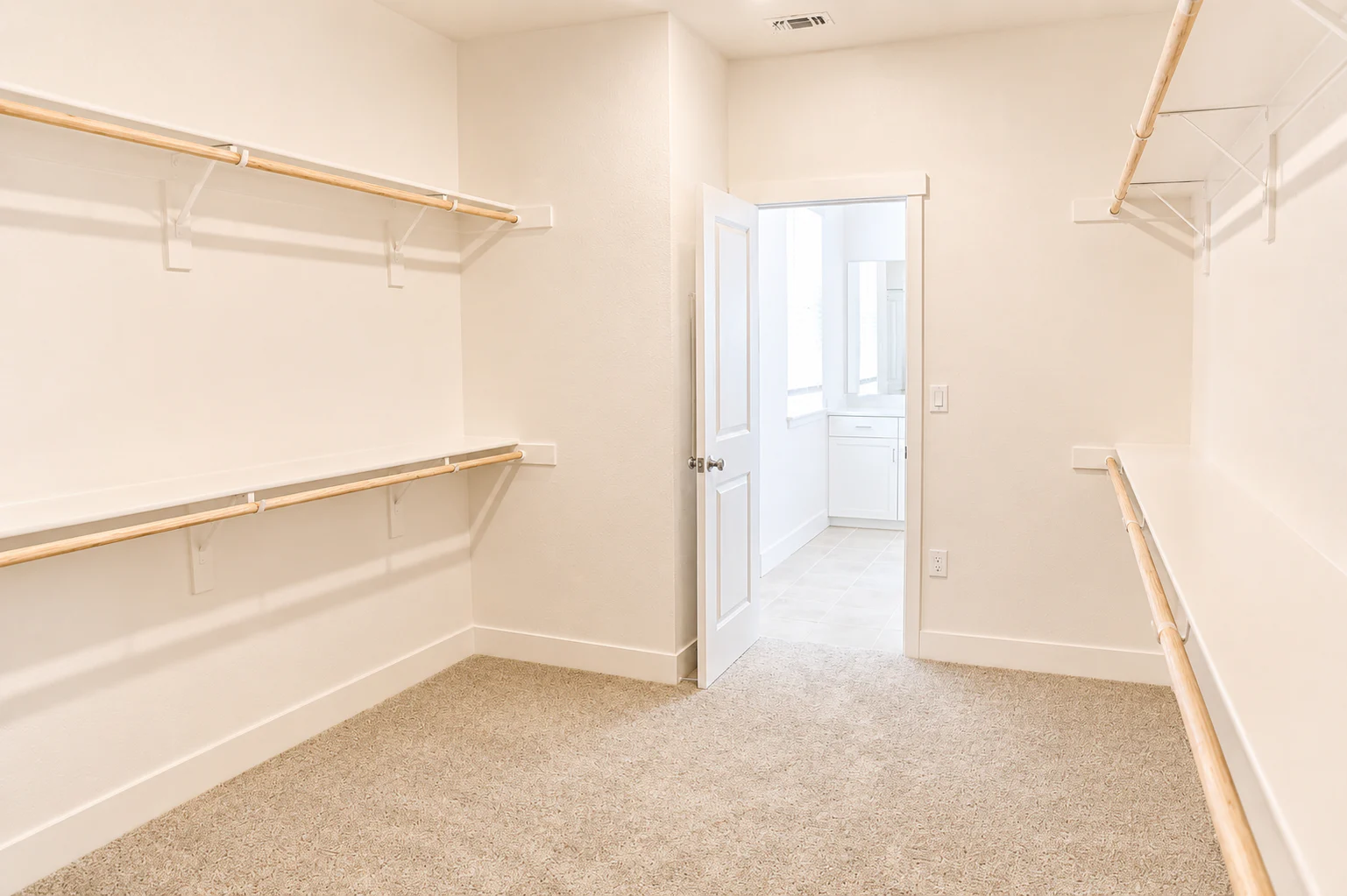 Gallery Photo 16